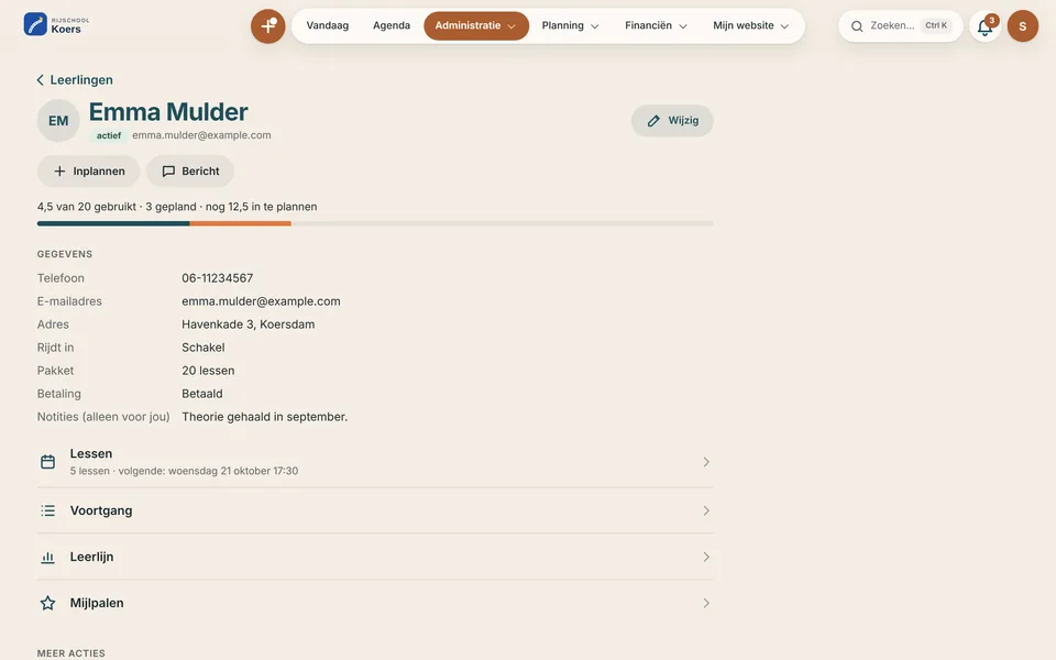 De pagina van een leerling bij Rijschool Koers, met tegoed, gegevens, voortgang en leerlijn.