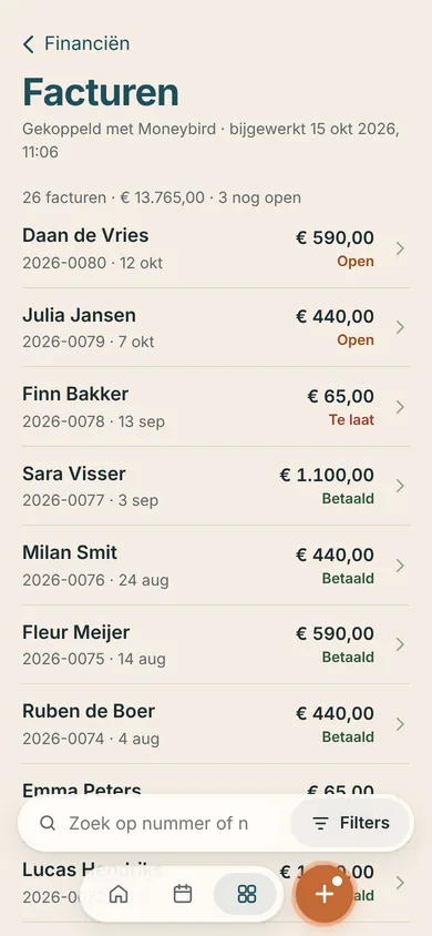 Het overzicht van facturen bij Fit met Fenna, met open en betaalde facturen.